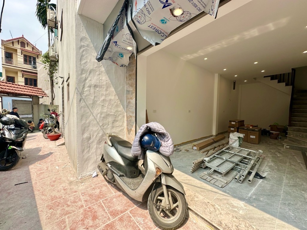 Bán nhà Nguyễn Văn Linh 38m, 5 tầng,,giá 3,7 tỷ. Ô tô tải dừng đỗ ngày đêm.