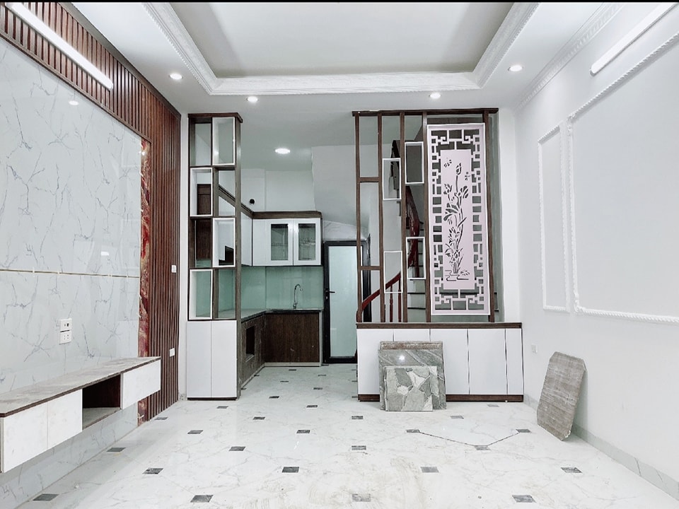 Bán nhà Kim Mã 30m 5 tầng nhà đẹp ở luôn giá 5,5 tỷ