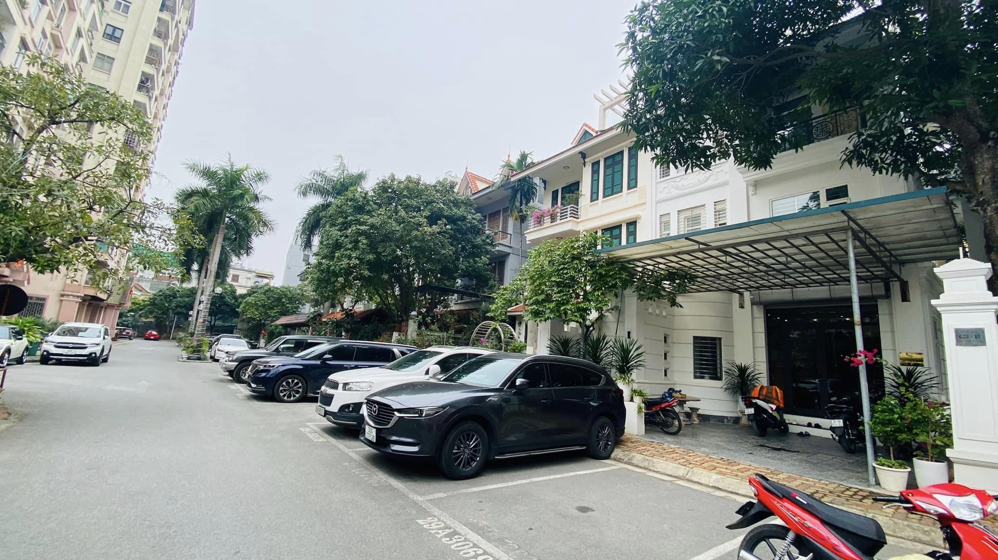 Biệt Thự Cao Cấp Ba Đình, Khu Vip Phố Đội Nhân, 155m x 4T, Mt 25m. Giá 32.6.