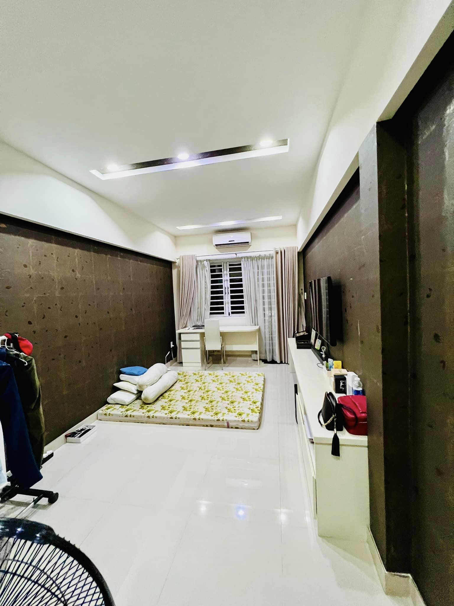 HUỲNH VĂN BÁNH - P13 - 45m2 HẺM XE HƠI THÔNG - 5 TẦNG BTCT ĐÚNG HIỆN TRẠNG