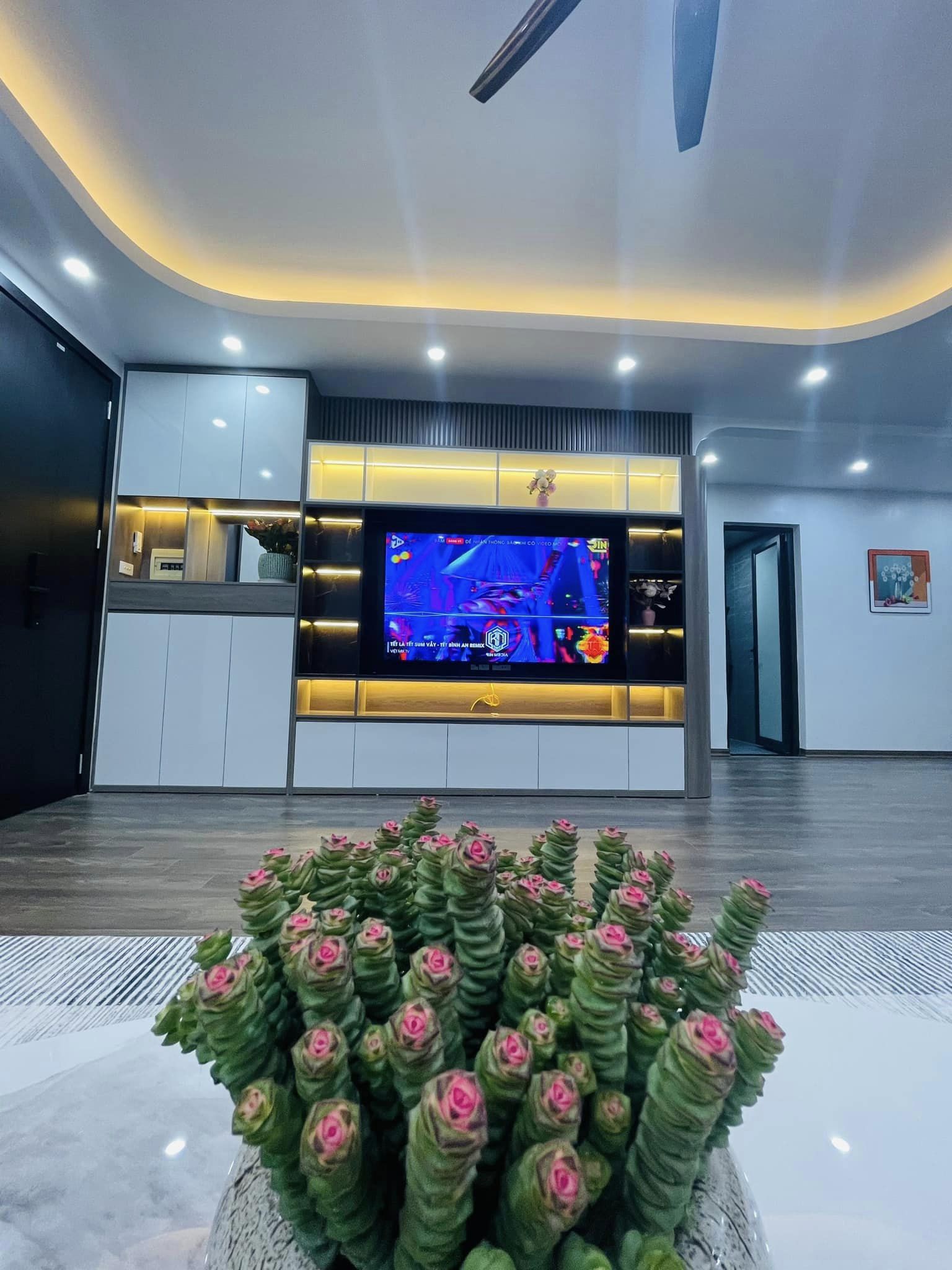 Chung cư Lĩnh Nam 112m, tặng nội thất hiện đại với 3 ngủ,gần TIME CITY.