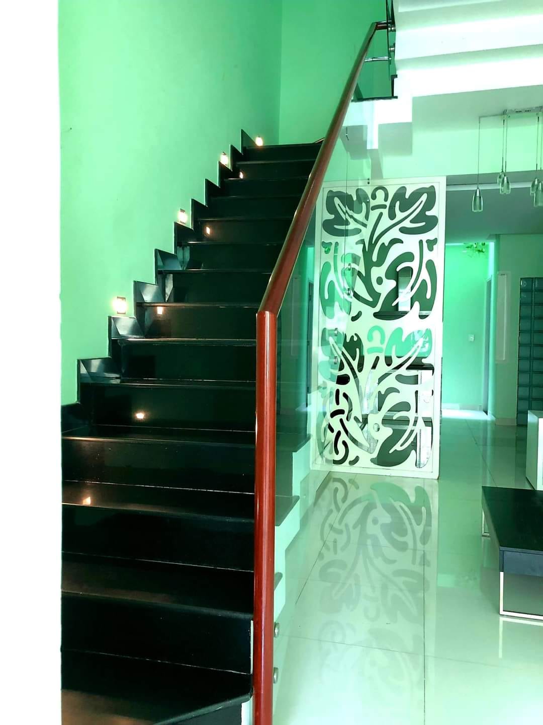 VỊ TRÍ CỰC ĐẸP KHU VỰC TỐT KINH DOANH BUÔN BÁN ĐỈNH 3 TẦNG THÔNG SỐ ĐẸP CÔNG NHẬN ĐỦ CHỈ 9 Tỷ