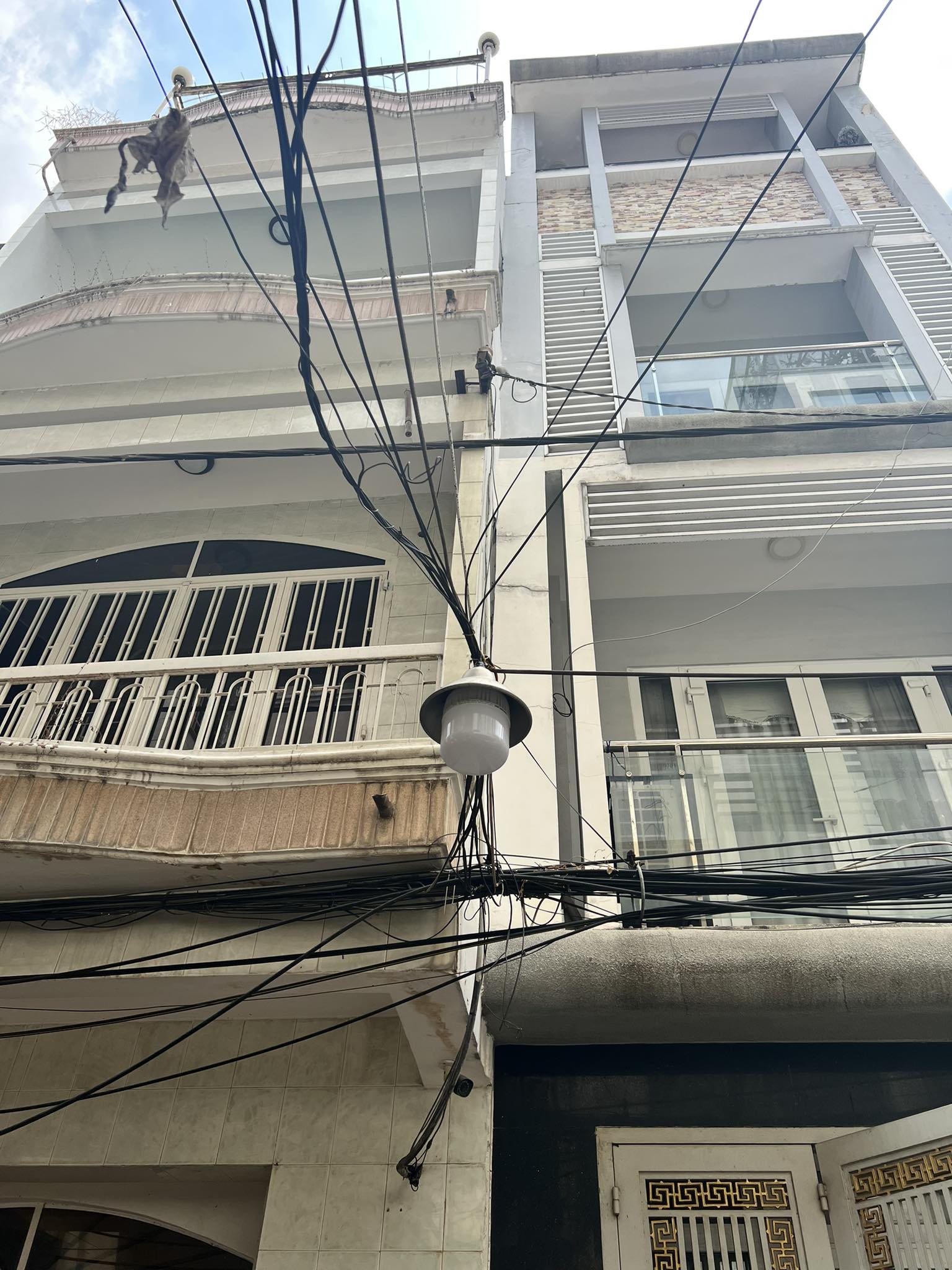 "Bán nhà HXH sát bên Ba Tháng Hai ( 4 x12 ) 4 tầng btct phường 6 quận 10 giá chỉ 8,9 tỷ "