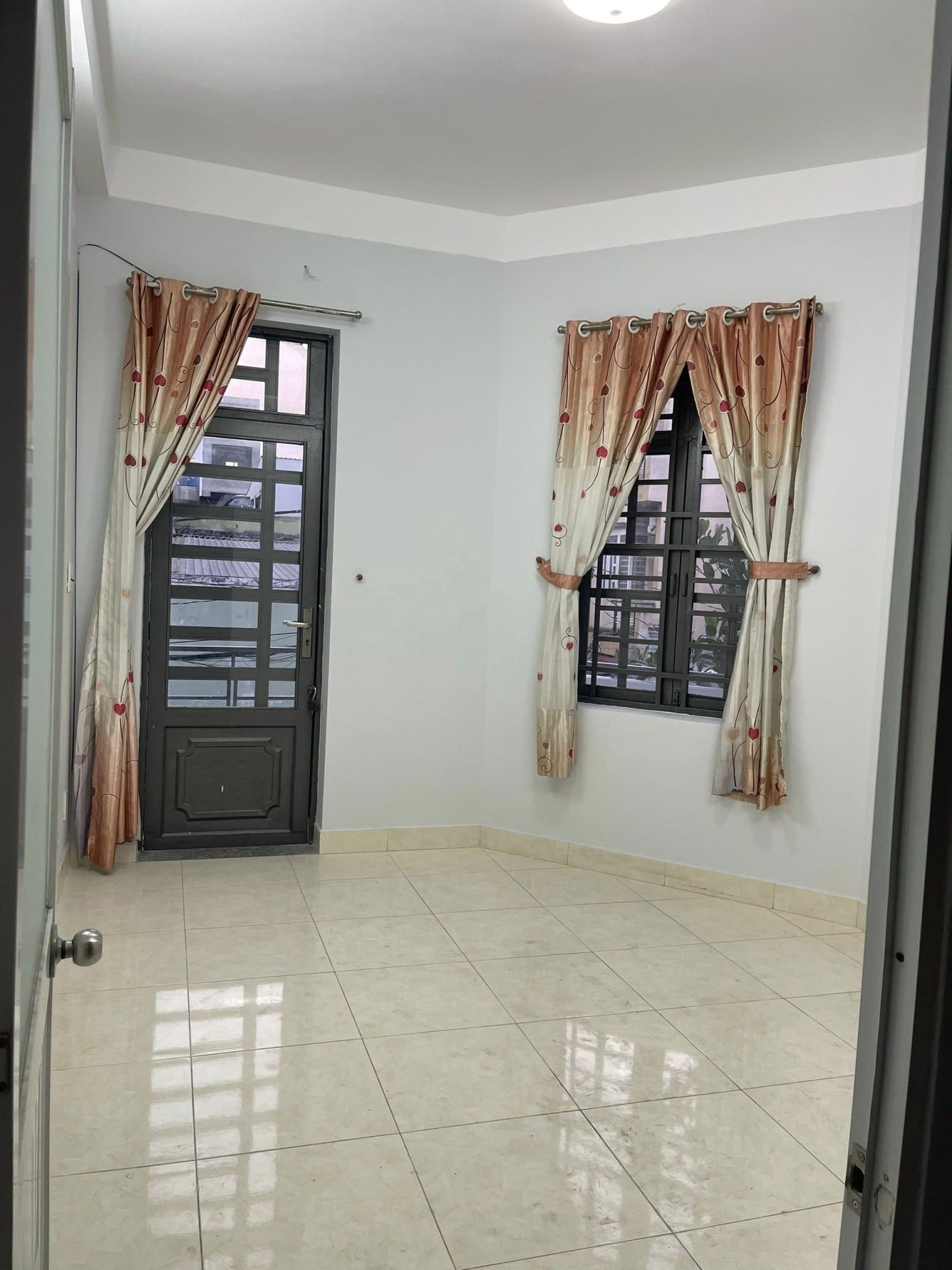 LÔ GÓC 2 MẶT HẺM XE HƠI 6M. NGANG BỀ THẾ G.5M. 4 TẦNG 4PN BTCT GIÁ 4 TỶ NHỈNH