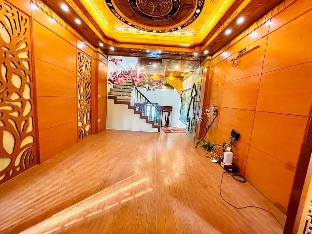 Bán nhà mặt phố Nguyễn Văn Trỗi, DT 33m x 4 tầng, mặt phố kinh doanh