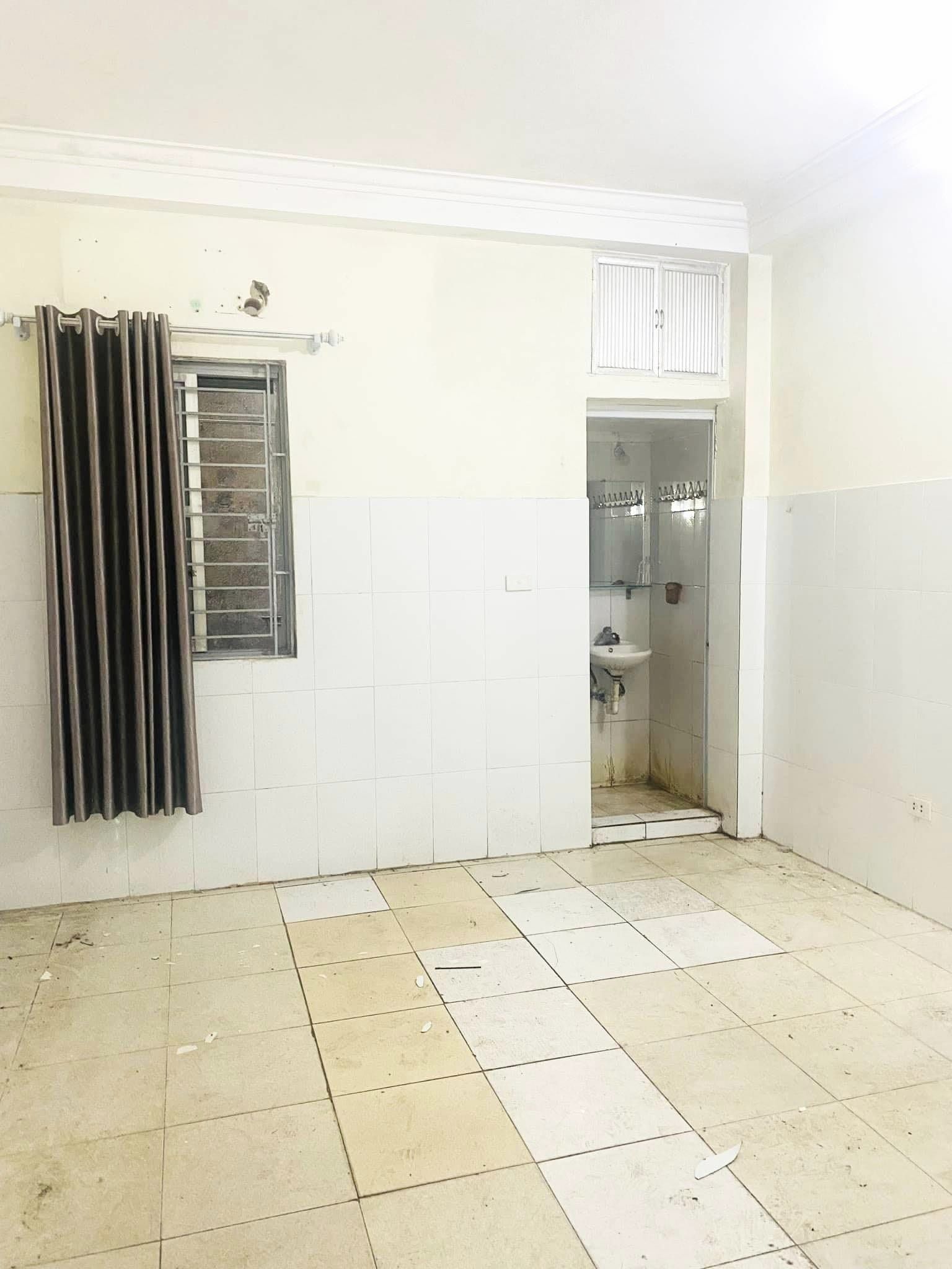 Bán nhà Cầu Giấy, DT 50m x 6 tầng,tổng 9 phòng khép kín,giá 7.5 tỷ