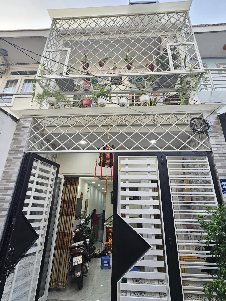 Nhà mới đẹp Giá tuyệt vời! ngay trung tâm Gò Vấp, lên sân bay gần xịch