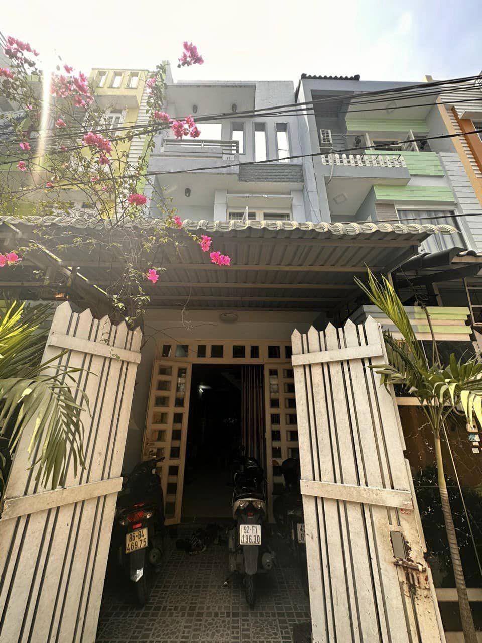 Cần bán nhà 3 tầng - hẻm 16 Đường số 18 - P8 - Gò Vấp - 63m2 ( 4 x 16.4 ) Giá 5.15 tỷ.