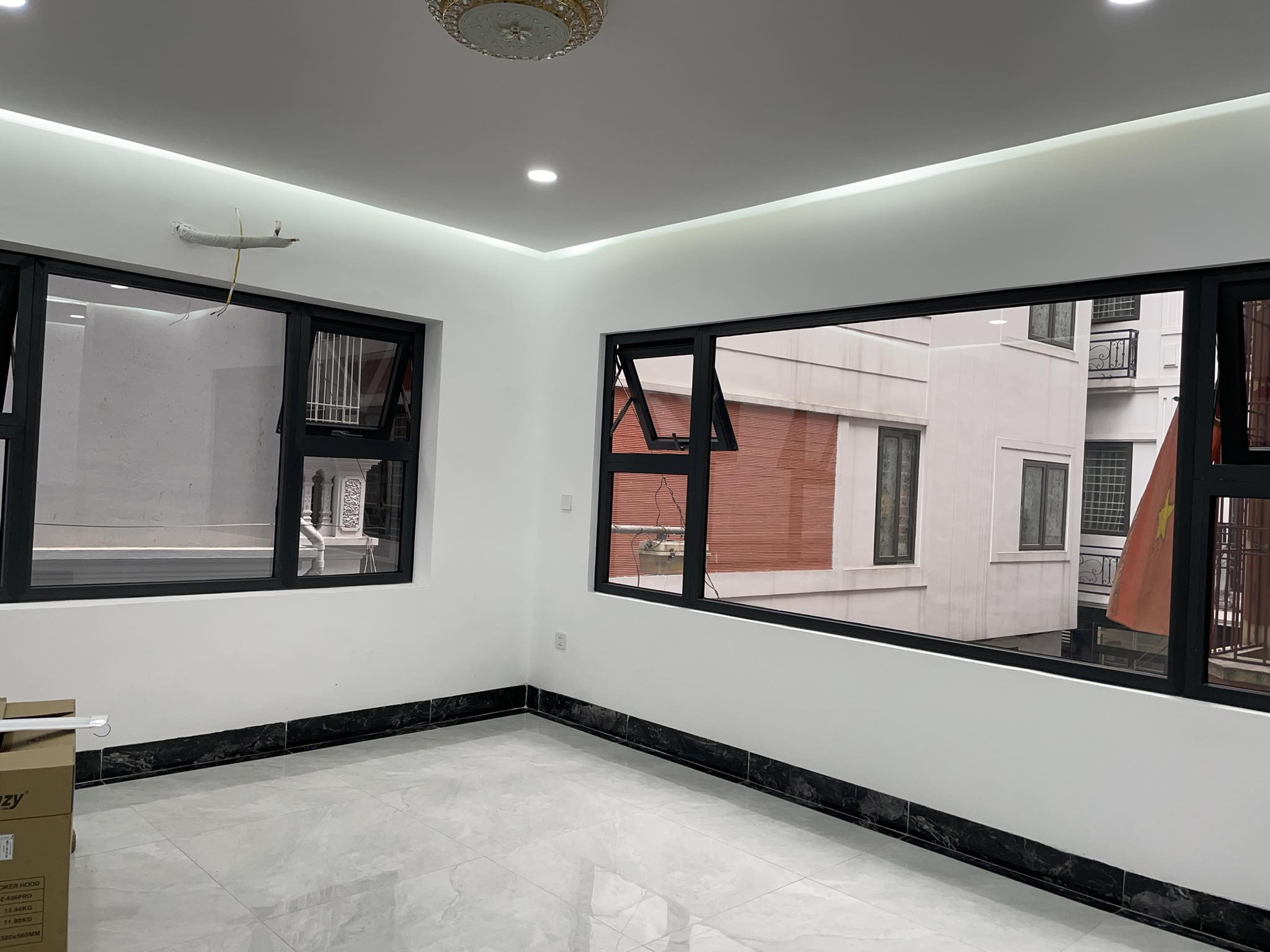 BÁN NHÀ HÀO NAM THANG MÁY VIP MẶT TIỀN KHỦNG 9,5M LÔ GÓC KINH DOANH GẦN PHỐ 10,9 TỶ