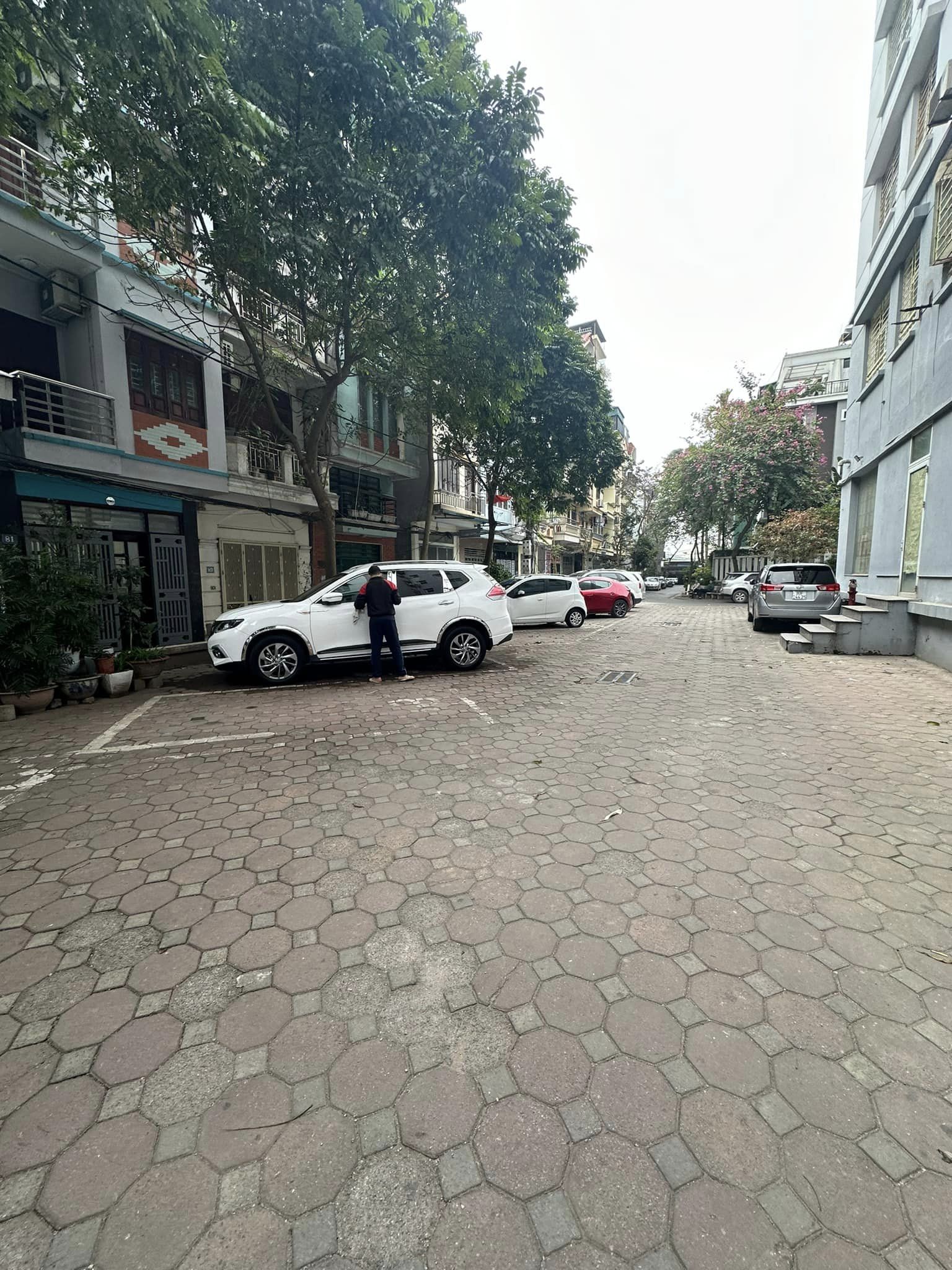 PHÂN LÔ Ô TÔ KĐT HẠ ĐÌNH THANH XUÂN NGUYỄN TRÃI 5 TẦNG mới mẻ 6.3 TỶ BỚT MẠNH