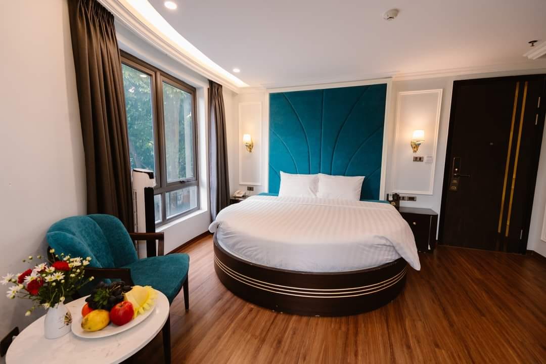 Siêu Khách Sạn Trung Hòa, Cầu Giấy 155m 7T, D.thu 7 tỷ/năm, chỉ 95 tỷ