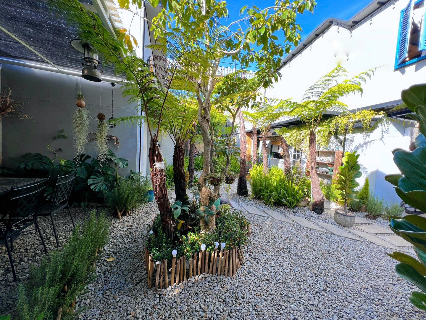 Sang homestay 11 phòng 600m2 2 mặt tiền trung tâm Đà Lạt