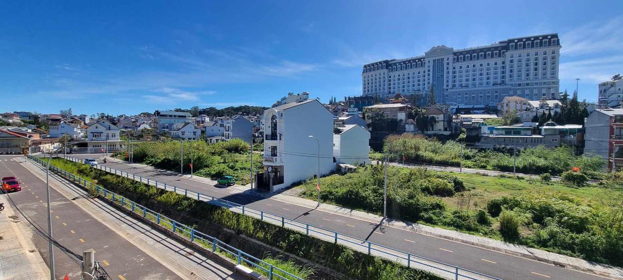 Bán nhà 2 mặt tiền Phạm Hồng Thái Phường 10 Đà Lạt 6 phòng ngủ