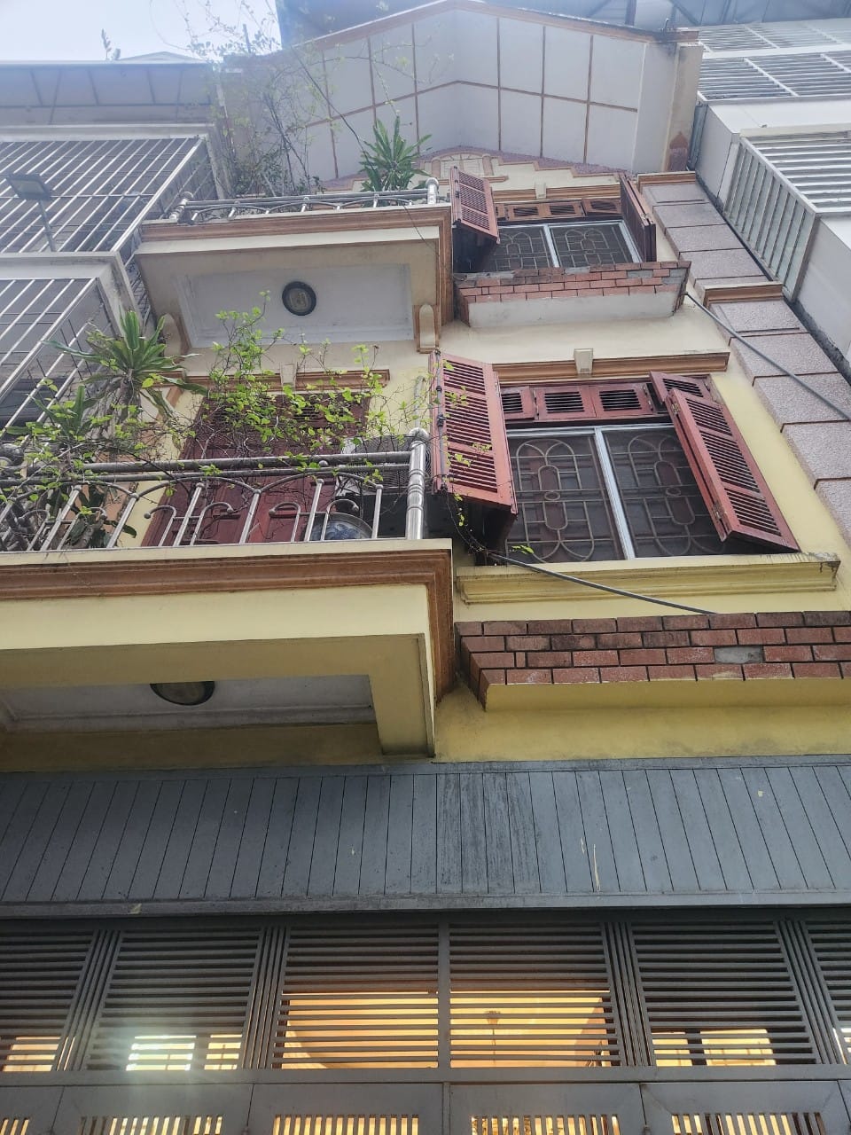 Cần bán nhà Chùa Láng Oto Kinh Doanh Đống Đa 50m2, 4 Tầng, Mặt Tiền 4.6m, Giá 11.3 tỷ LH 0868868383