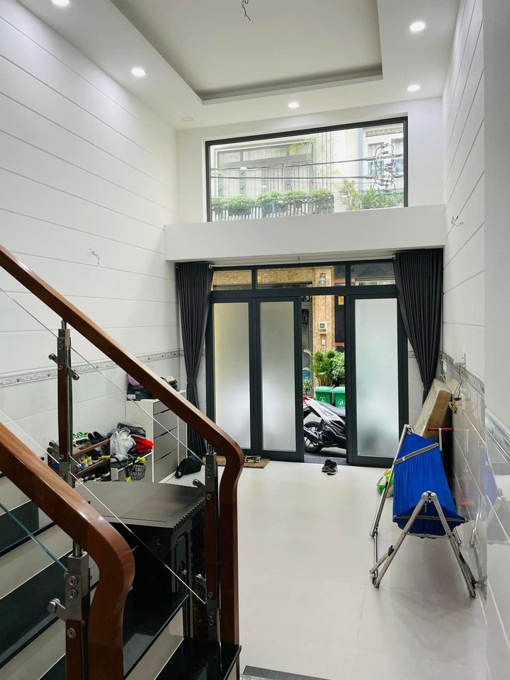 NHÀ 4 LẦU - XE HƠI ĐẬU TRƯỚC CỬA ĐƯỜNG SỐ - P. TÂN QUY Q7 8.8ty