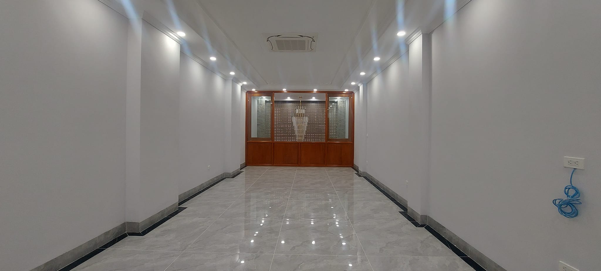 Bán nhà phố Lạc Trung, HBT 70m x 9T thang máy, vỉa hè, ô tô tránh, KD, giá 26 tỷ. LH: 0366051369