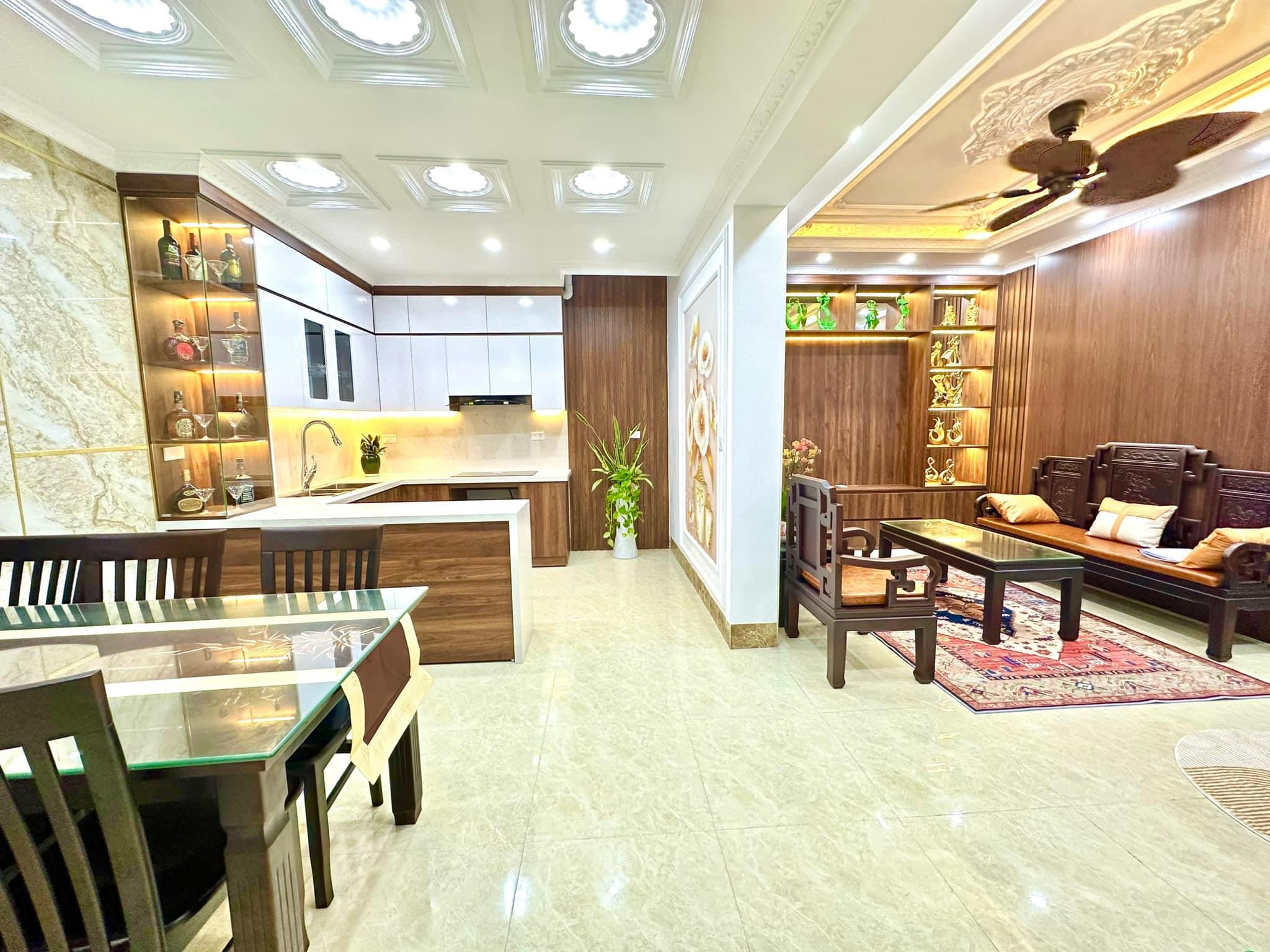 Bán nhà đẹp mặt ngõ phố Dịch Vọng Cầu Giấy 50/55m2 5tầng 7,4 tỷ LH gấp !!!