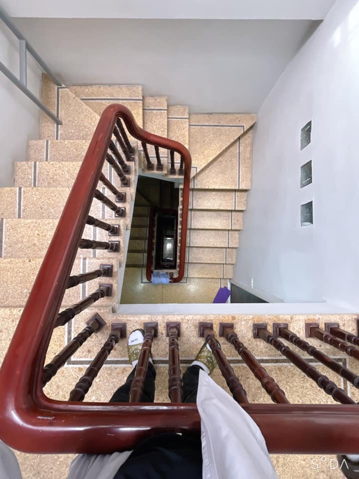 Bán nhà phân lô Hồng Hà,DT 45m x 5 tầng, đường ô tô tránh , có vỉa hè