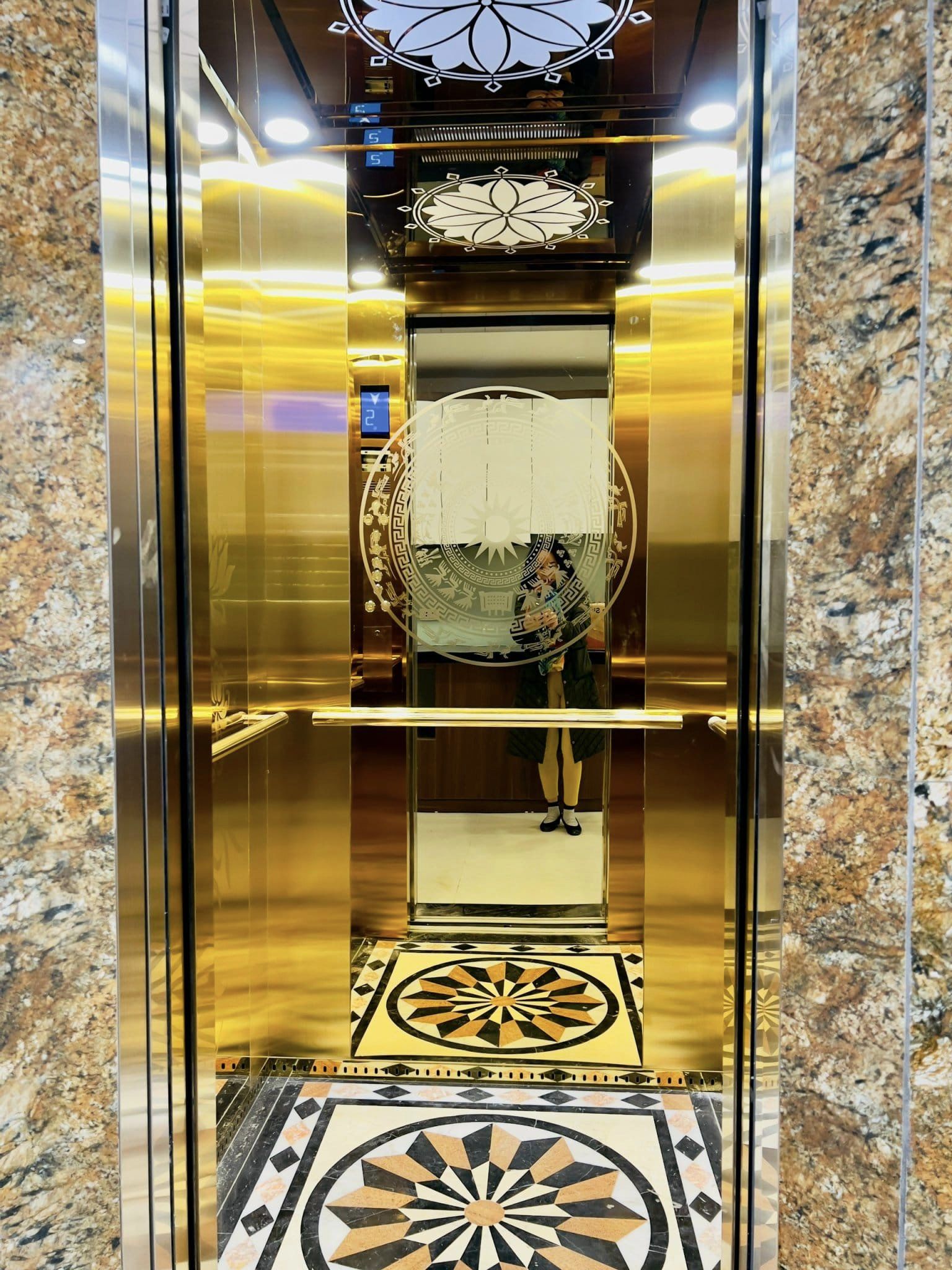 NHÀ ĐẸP, NGÕ 38 XUÂN LA, TÂY HỒ- THANG MÁY: 36M X6T, MT 3,5M, GIÁ 6,5 TỶ