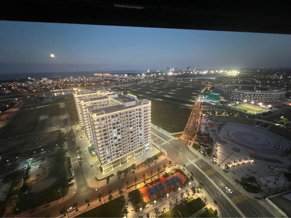 Căn Hộ View Biển Tầng Cao View Quảng Trường Ban Công Hướng Đông FPT Plaza 2