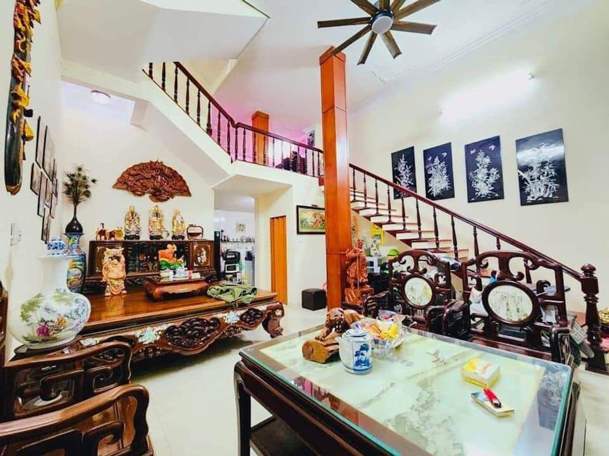 Nhà đẹp 2 thoáng ở luôn phố Nguyễn Khang, Cầu Giấy, sổ vuông, 0569766799
