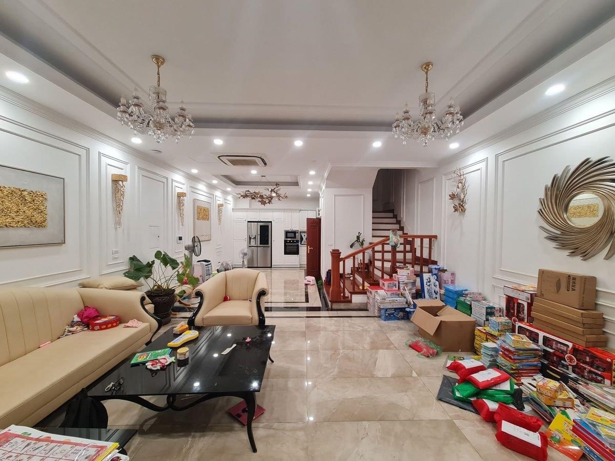 BÁN NHÀ VỊ TRÍ ĐẮC ĐỊA PHỐ NGUYỄN CHÁNH, THANG MÁY, VỈA HÈ, Ô TÔ TRÁNH, KINH DOANH.