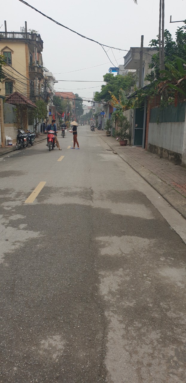 Bán GẤP! Đất Giang Biên, lô góc 2 mặt đường, ô tô tránh, 50m2, MT 4.5m. nhỉnh 5 tỷ