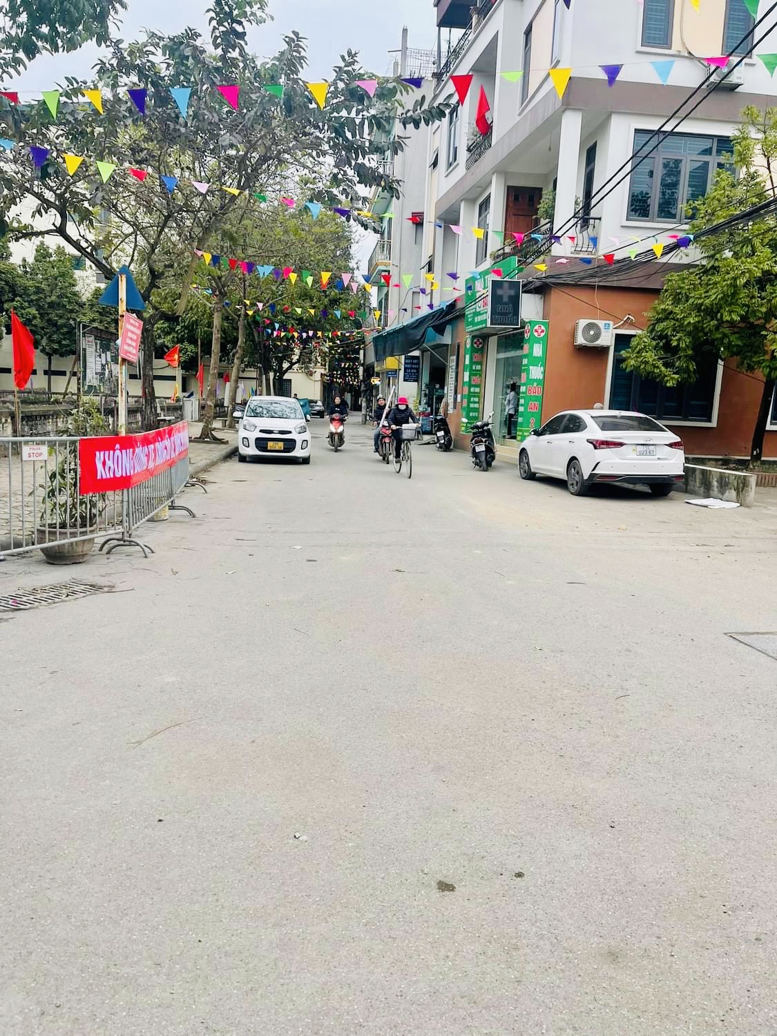 BÁN NHÀ HỮU HƯNG 5TẦNG 2 MẶT THOÁNG 80M RA ÔTÔ