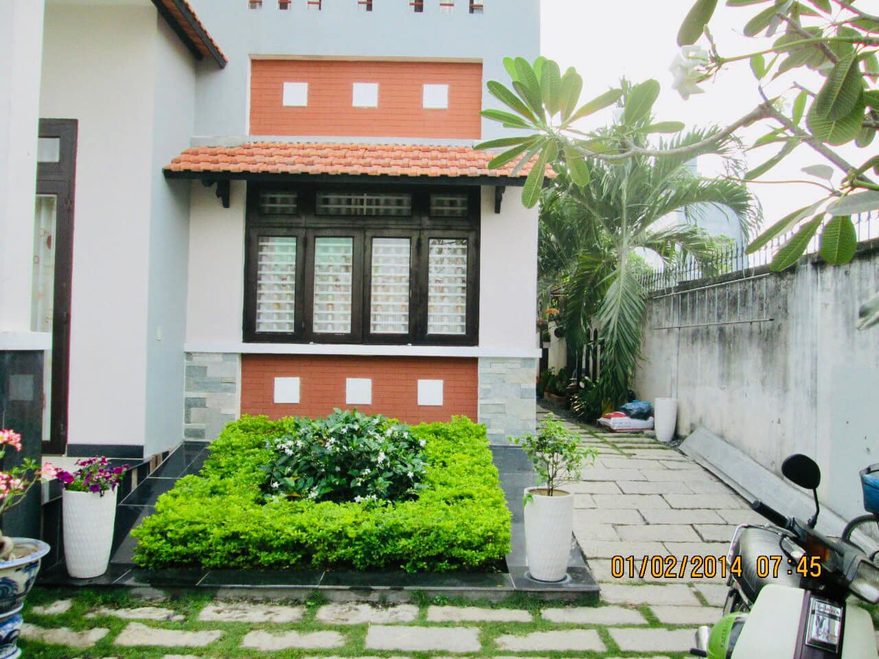 Bán Gấp Biệt Thự Bà Điểm Hóc Môn 200m2 Chỉ còn 9 Tỷ