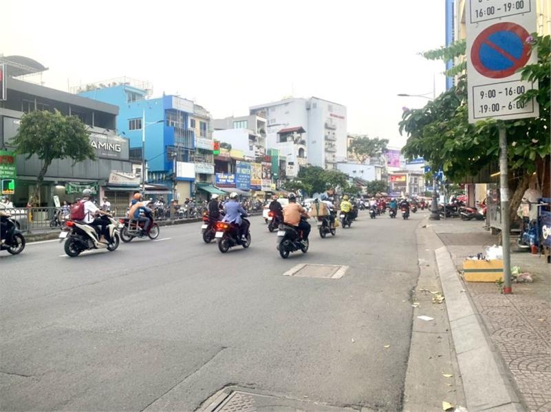 NHÀ CHÍNH CHỦ QUẬN 1 - HẺM 2M CÁCH MẶT TIỀN 5M - 48M2 3 TẦNG - 7.2 TỶ.