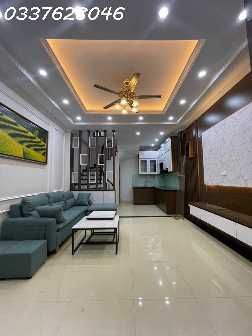 Bán nhà đẹp ngõ ô tô tránh, vào nhà 46/50m2 5tầng mặt tiền 4.2m 9.9 tỷ khu vực Phùng Chí Kiên, Hoàng Quốc Việt, Hoàng