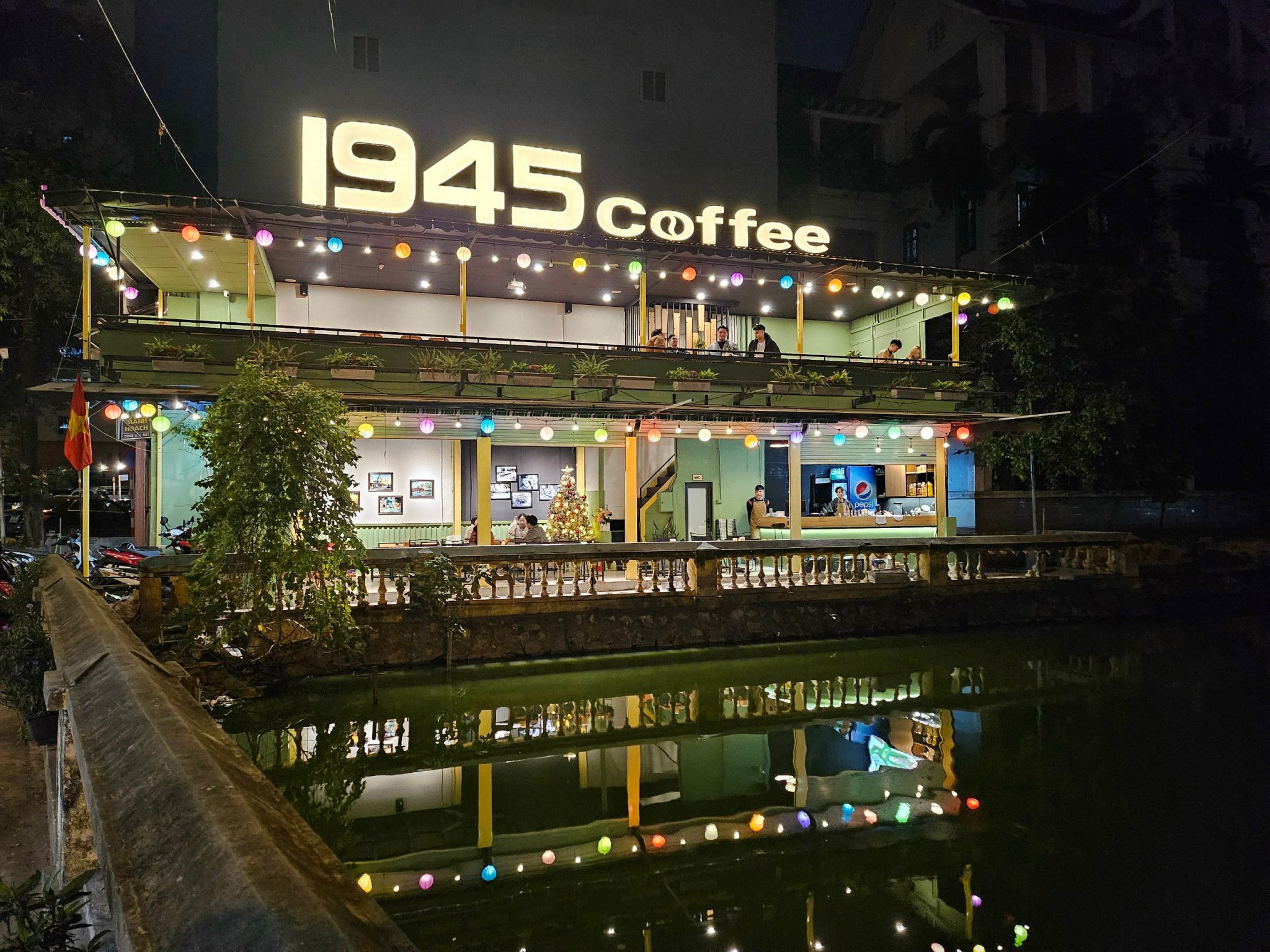 SANG NHƯỢNG LẠI QUÁN 1945 COFFEE tại 43 Nguyễn Thị Định