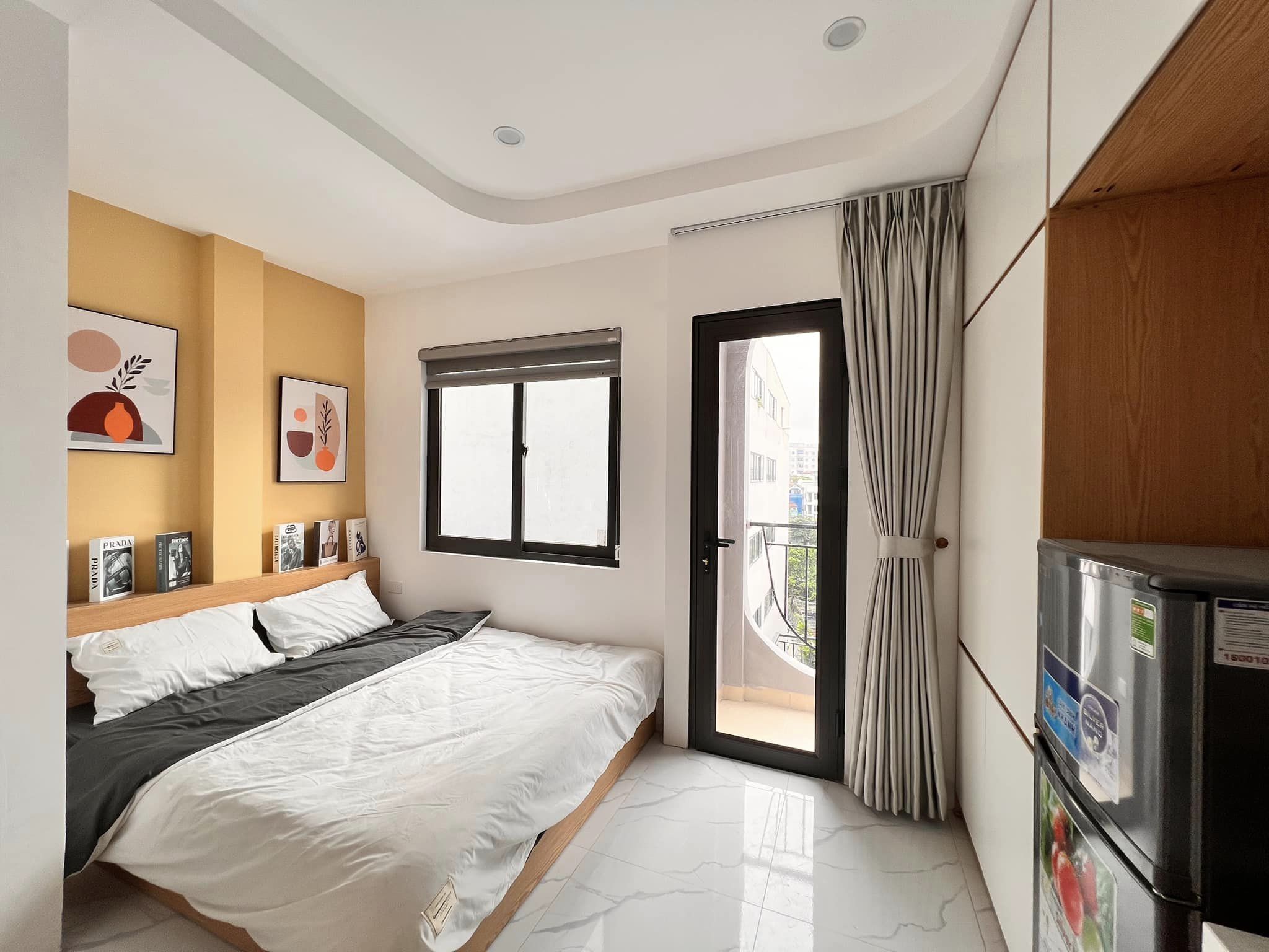 Chị gái nhờ bán căn nhà đẹp Xã Đàn Lô Góc Oto đỗ cửa 7 tầng thang máy dthu gần tỷ/năm