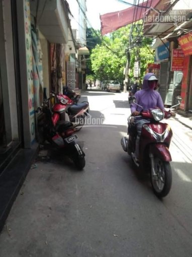 Bán nhà Nguyễn Khánh Toàn, ở luôn gần phố, lô góc ngõ thông - tiện ích bạt ngàn - 32m2, giá 4tỷ hơn