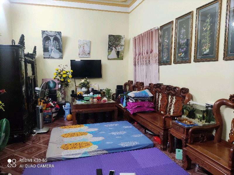 Hơn 3 tỷ có ngay nhà dân xây, diện tích rộng phố Đức Giang , 3 bước ra phố, 20m ra đường oto