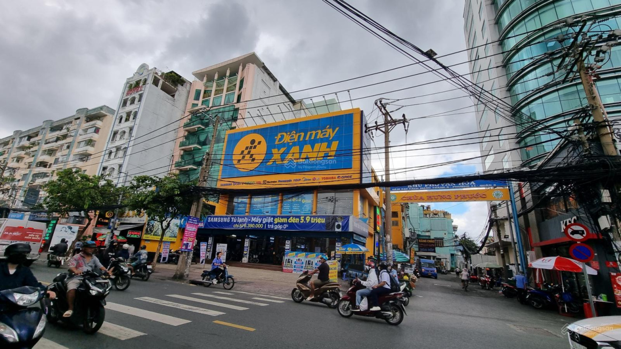 Góc 2 MT 542 Cách Mạng Tháng 8, Quận 3, 18x44m 4 tầng cho thuê 500 tr/tháng giá 240 tỷ TL