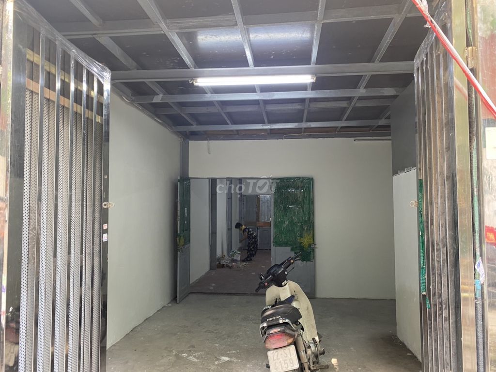 Cần cho thuê kho tại Nguyễn Xiển.