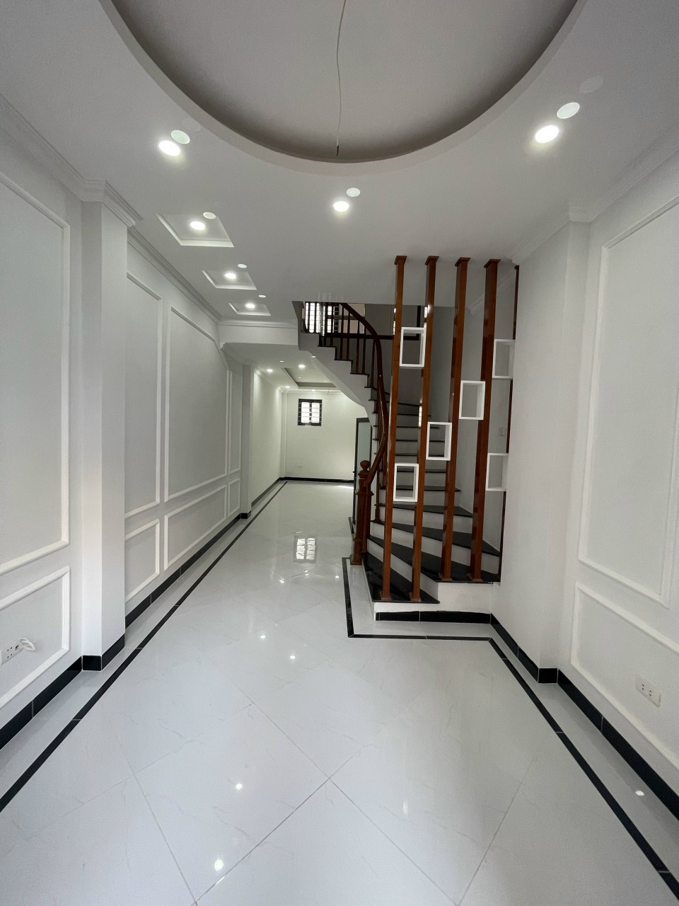 Nhà mới DI Trạch, ô tô cạnh, 4 ngủ, giá 2.9 tỷ