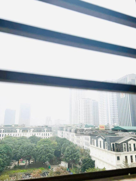 Bán căn hộ tòa B6A Nam Trung Yên, Cầu Giấy, 86m2, 2 ngủ, 2 vệ sinh, 2 ban công, giá 4 tỷ