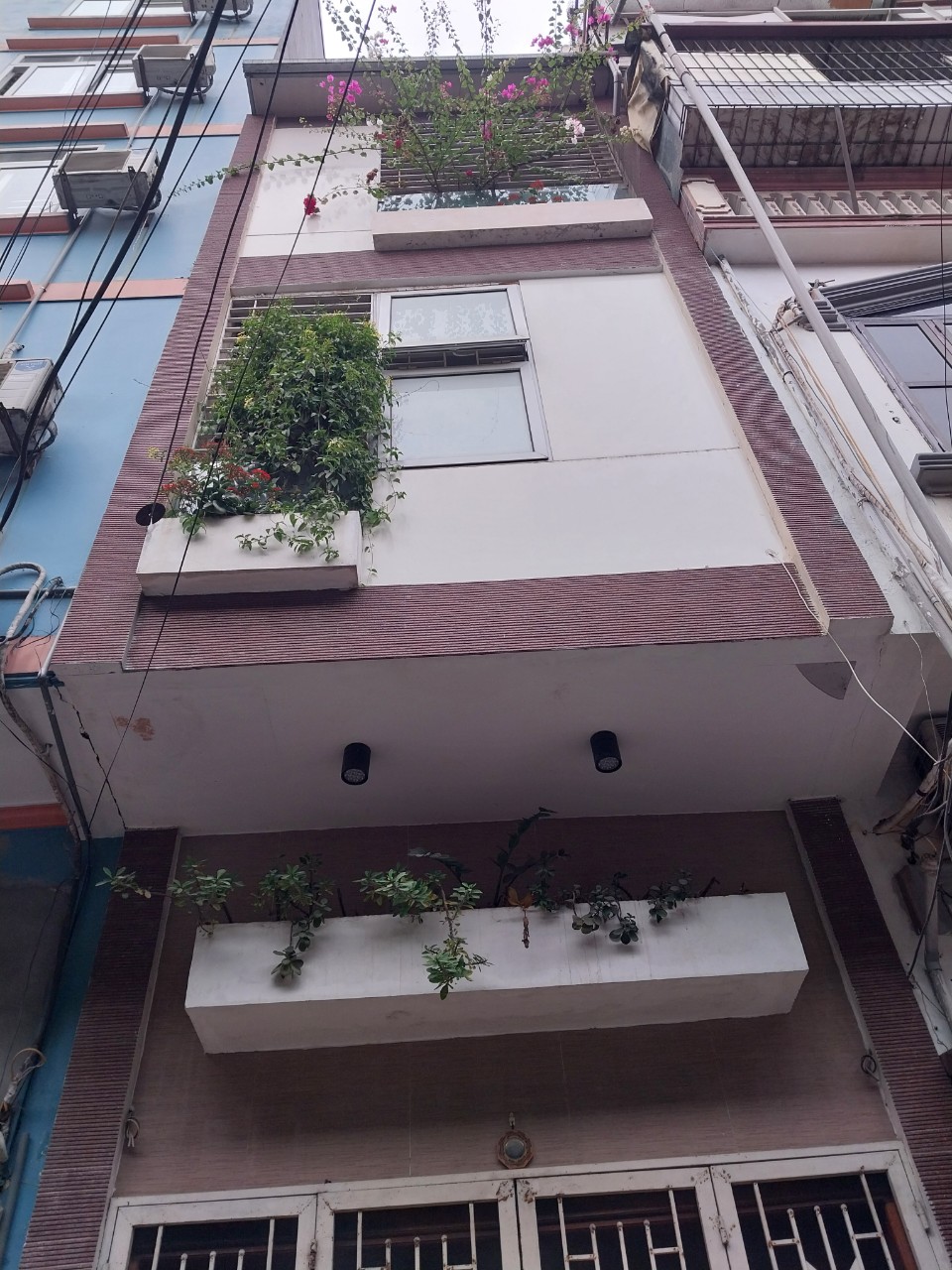 HIẾM PHỐ TRUNG KÍNH – NHÀ DÂN XÂY CHẮC CHẮN - Ô TÔ ĐỖ CỬA – 5.98 TỶ