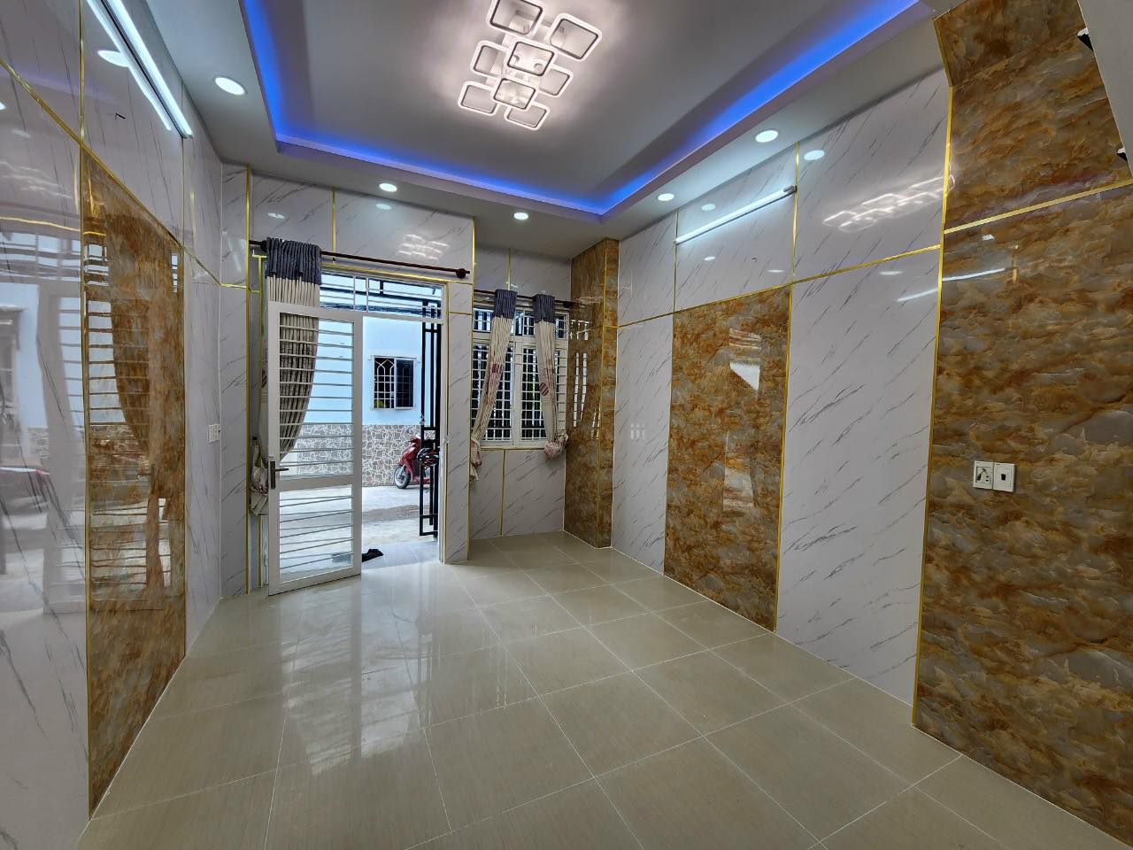 Q8 GẦN CẦU CHỬ Y ÂU DƯƠNG LÂN P3Q8, HẺM XE HƠI QUAY ĐẦU,3 TẦNG ĐÚC MỚI ĐẸP Ở NGAY ,KHU VỰC CỰC KỲ SẦM UẤT , KINH DOANH