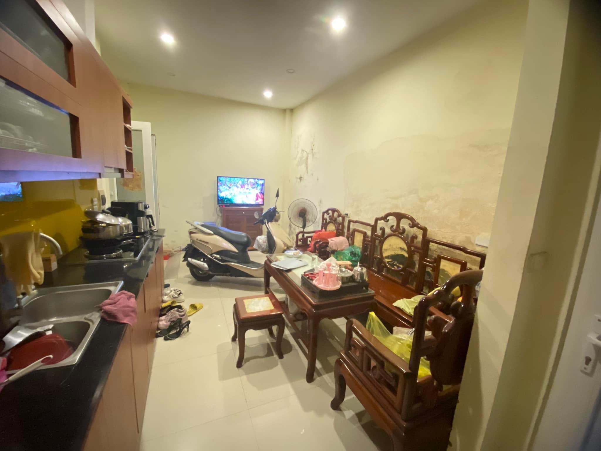 BÁN NHÀ MINH KHAI HAI BÀ TRƯNG - 22M 5 TẦNG - HƠN 2 TỶ SĐCC NGÕ RỘNG BA GÁC TRÁNH 50M RA MẶT PHỐ