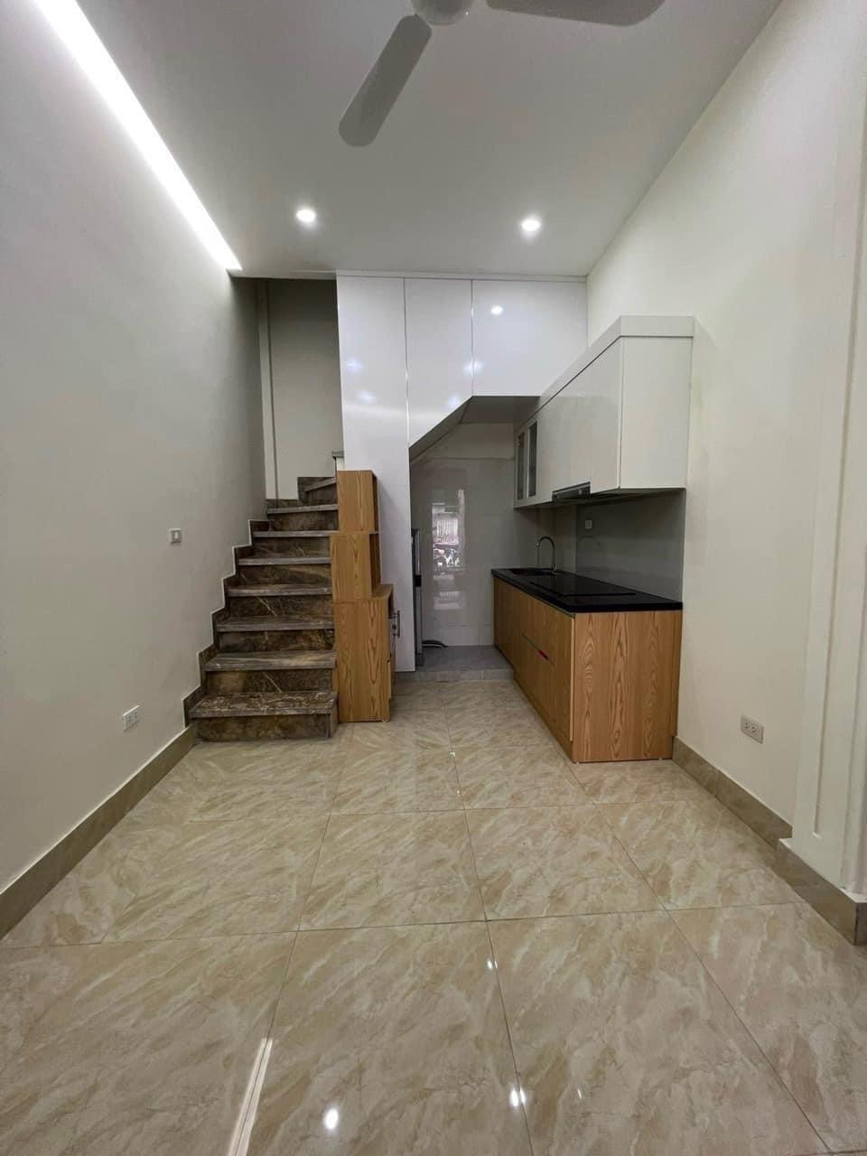 BÁN NHÀ LÊ ĐẠI HÀNH BÀ TRIỆU HAI BÀ TRƯNG - 22M 5T MT 3M - NHỈNH 3 TỶ SỔ ĐỎ RIÊNG SÁT VINCOM BÀ TRIỆU GIÁP HOÀN KIẾM