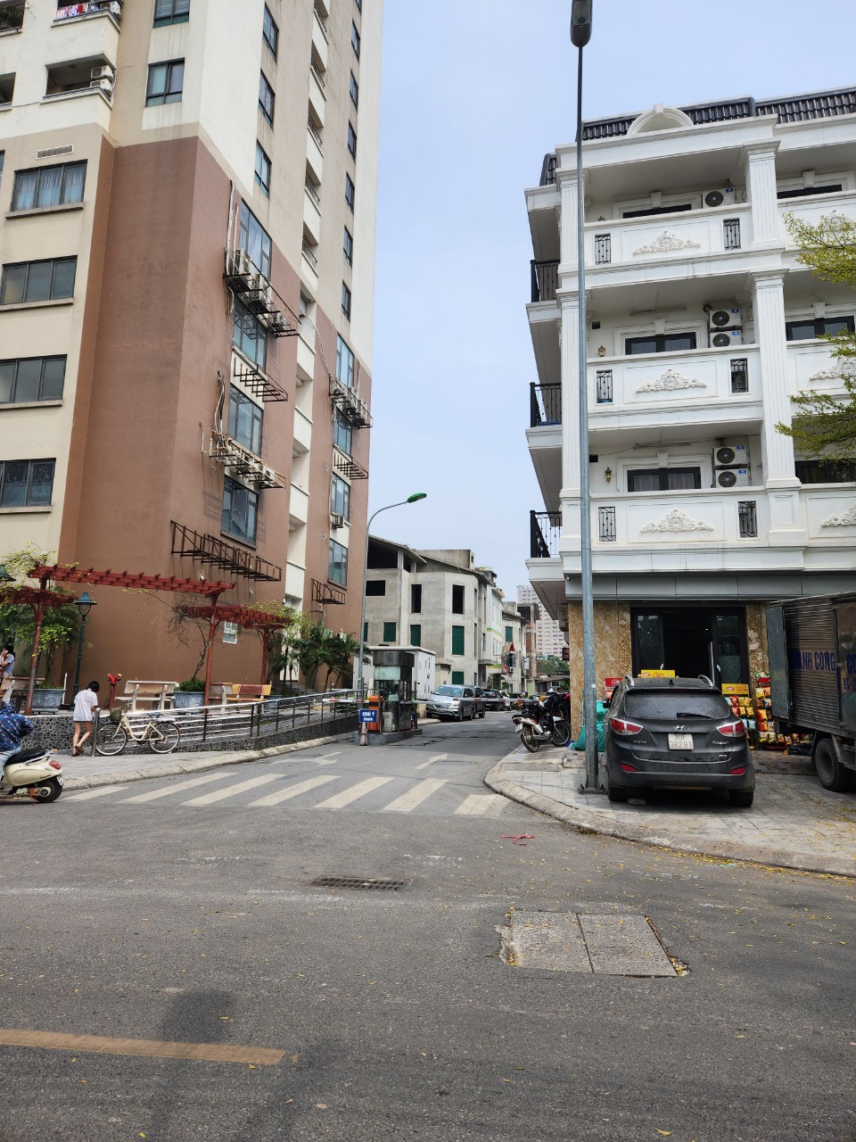 CHO THUÊ NHÀ MP THỊNH LIỆT, HM. DT 63m2 x 5 tầng, MT 7 mét, giá 35tr - Kinh doanh các loại đỉnh trừ nhà hàng ăn uống.