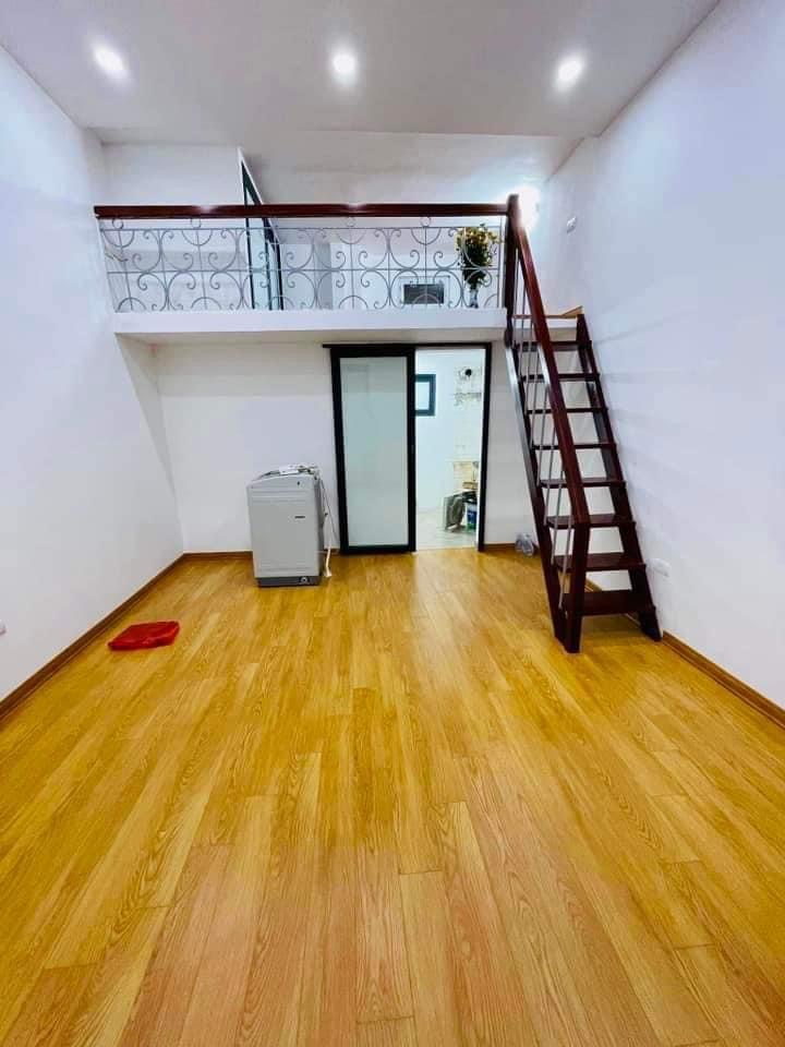 BÁN NHÀ TẬP THỂ TẦNG 2 NGUYỄN CHÍ THANH ĐỐNG ĐA - 1.88 TỶ SĐCC FULL NỘI THẤT OTO ĐỖ CHÂN CẦU THANG