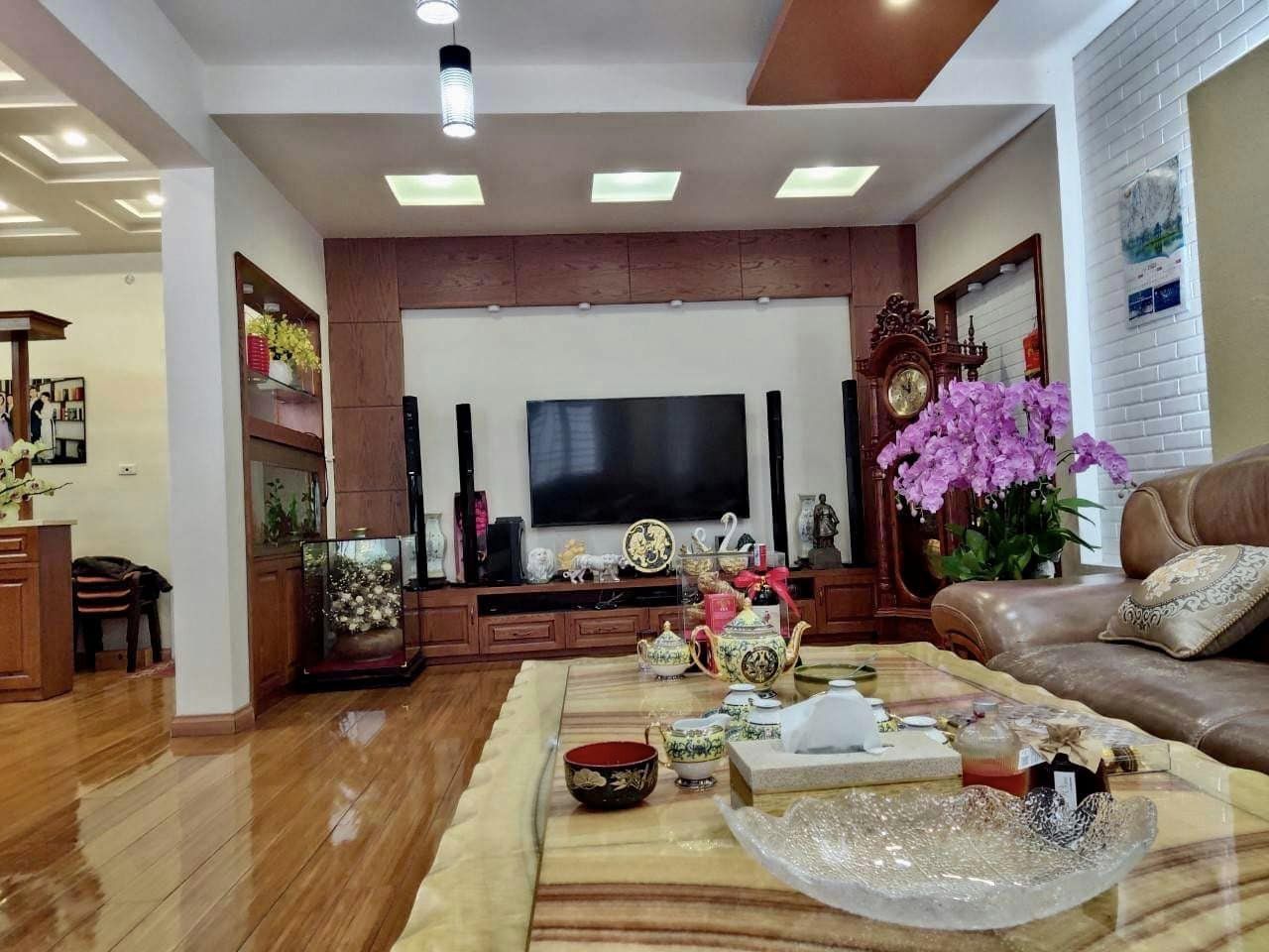 Bán nhà biệt thự PL, Gara ô tô, nguyên căn phố Tôn Đức Thắng dt 106m x 5t mt 8.1m giá 24 tỷ