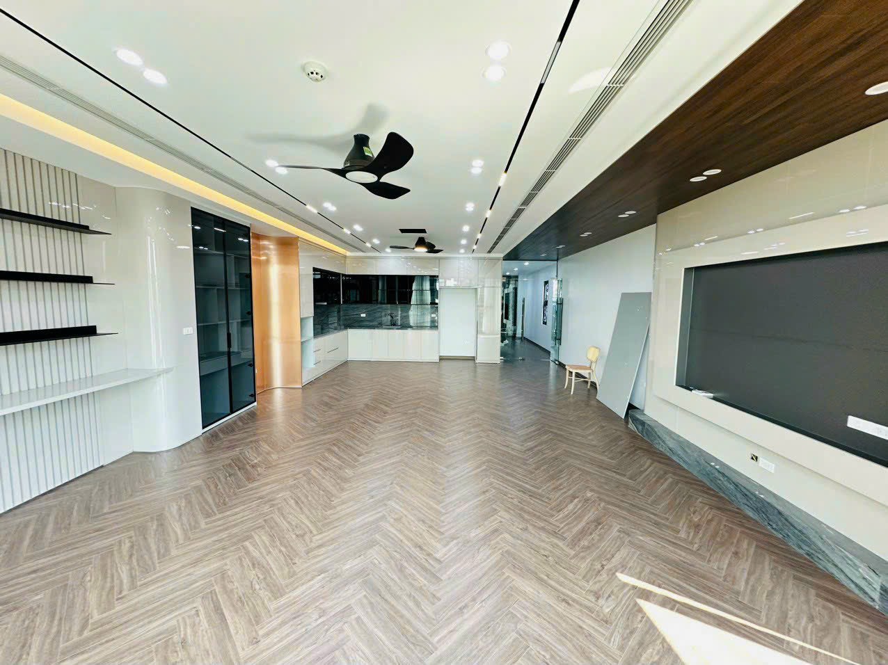 Bán nhà riêng mặt phố đường Trần Đại Nghĩa, Đại La, dt103 m x 5t mt 4.2m giá 40 tỷ