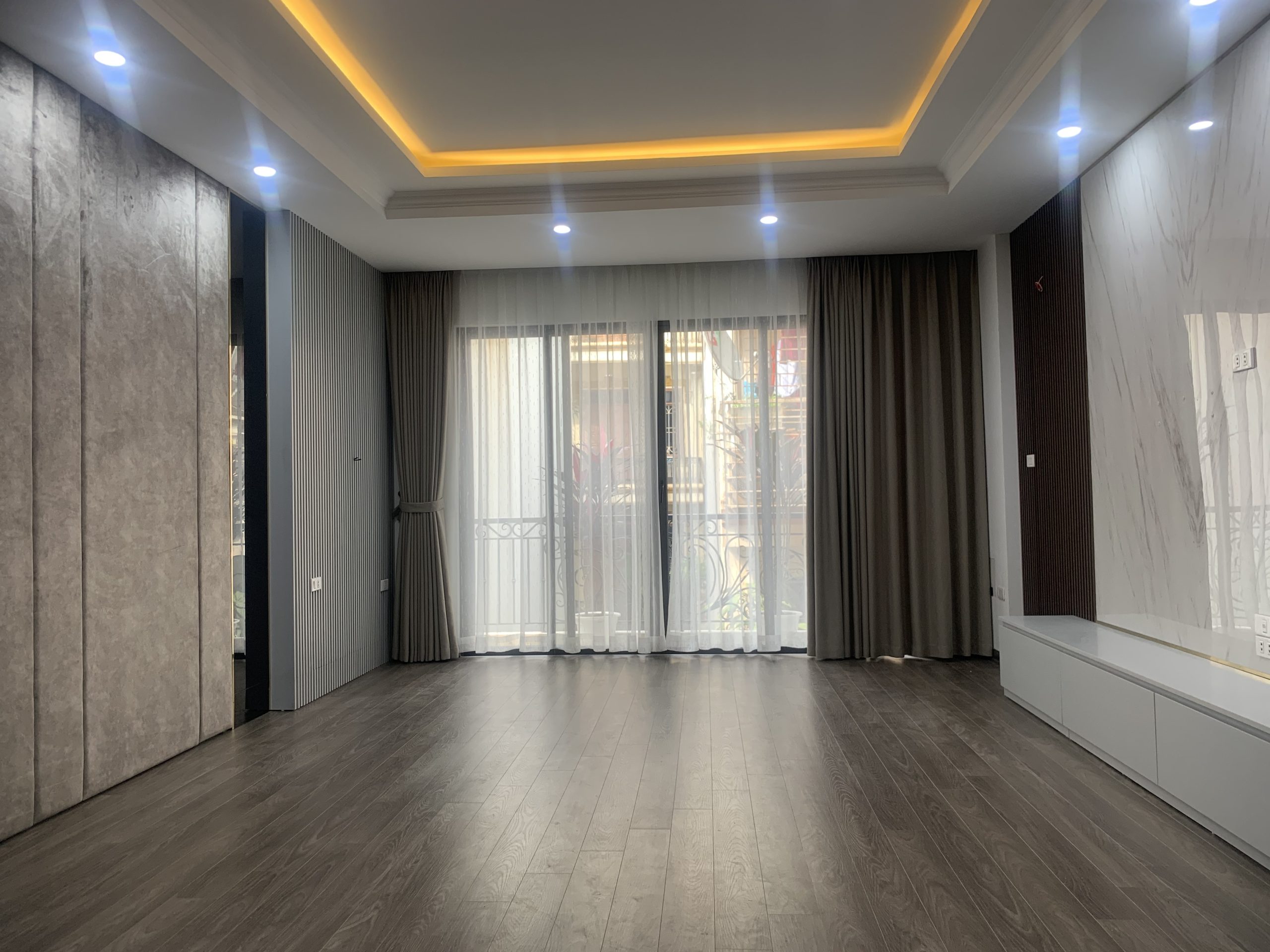 Bán nhà phân lô phố Đội Nhân, Ba Đình. 48m2 x 6T thang máy, Mt 4.5m. Oto, 11.8 tỷ (TL).