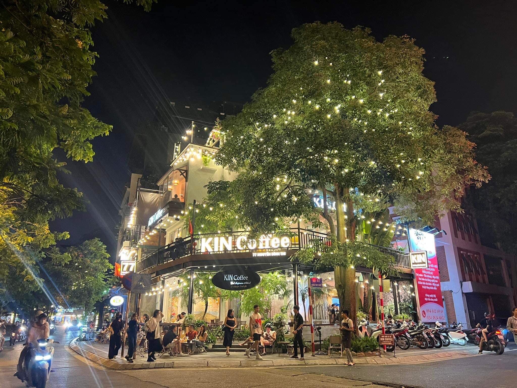 Mặt phố Giảng Võ DT: 340m2 - 2 mặt tiền - Giá thuê: 40 triệu/ tháng. LH: 0983630497