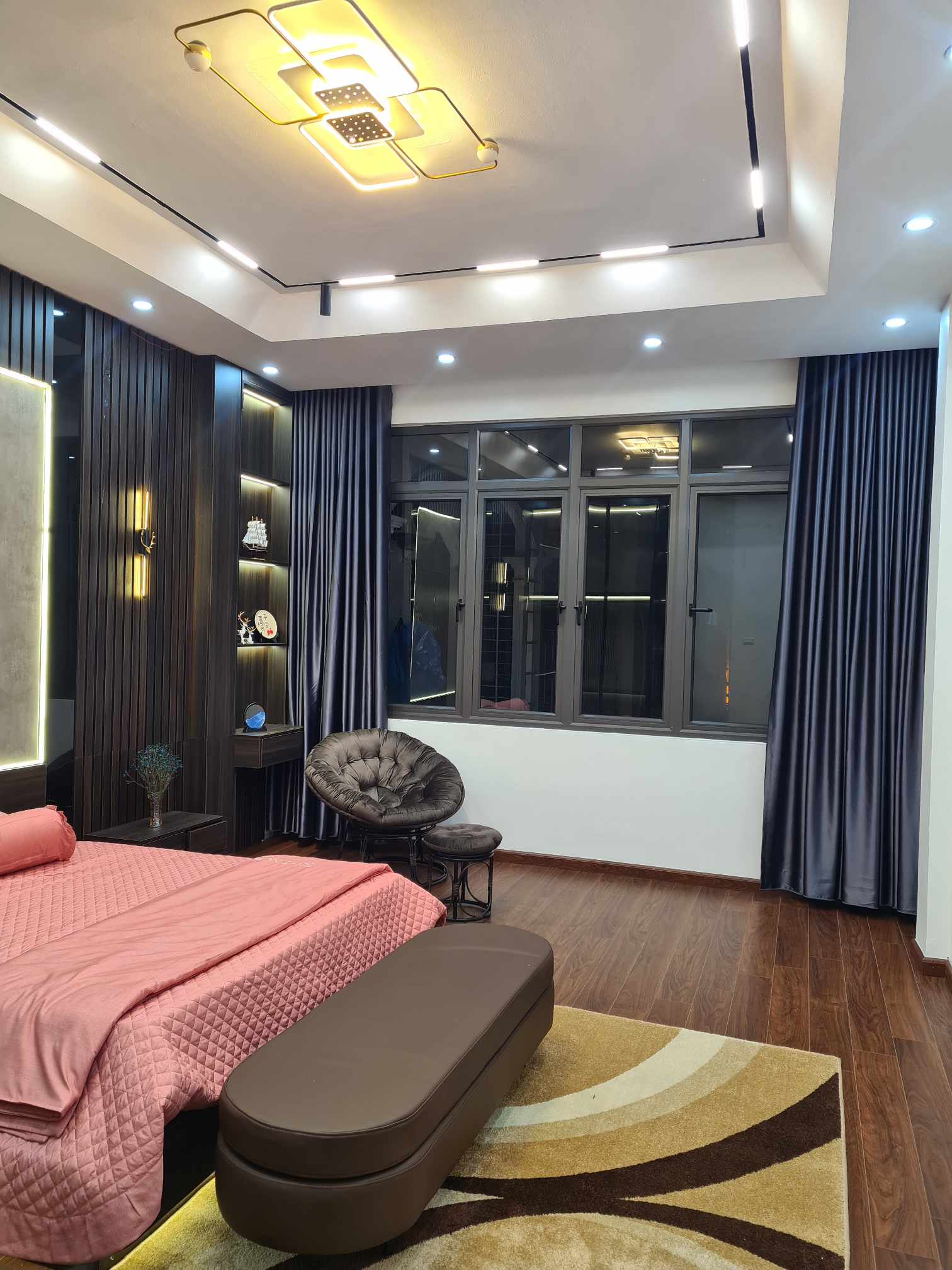 Siêu Phẩm! Phố Ngọc Khánh 40m2, 6T thang máy, MT5.4m vỉa hè kinh doanh đẹp long lanh